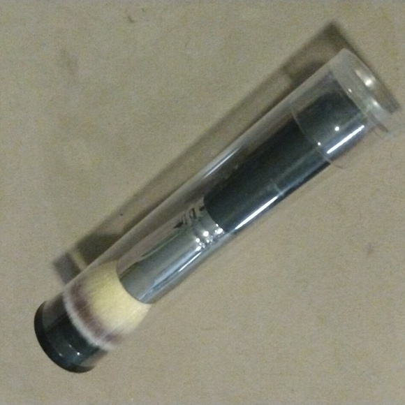 Heavenly Luxe Flat Top Buffing Foundation Brush #6 - Picture 6 of 6